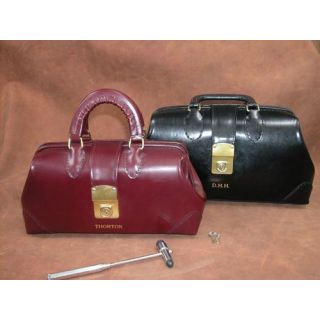 Specialist Boston Bag 16 (Pebble) Black